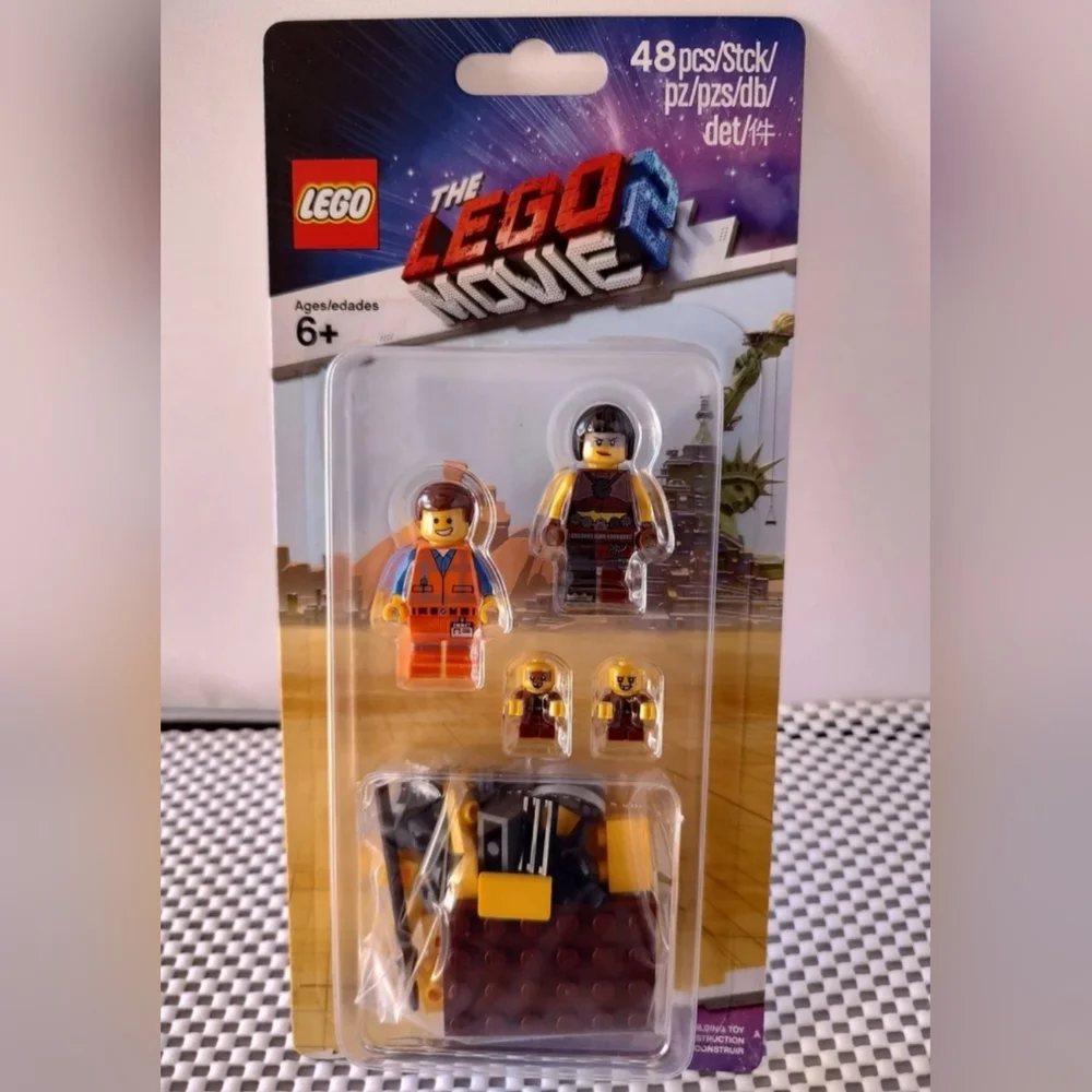 Lego Movie 2 Minifigure Pack 853865 NWT Building Toy Set